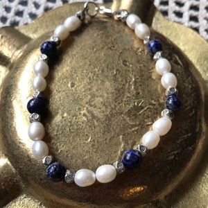 Freshwater pearl and lapis bracelet
